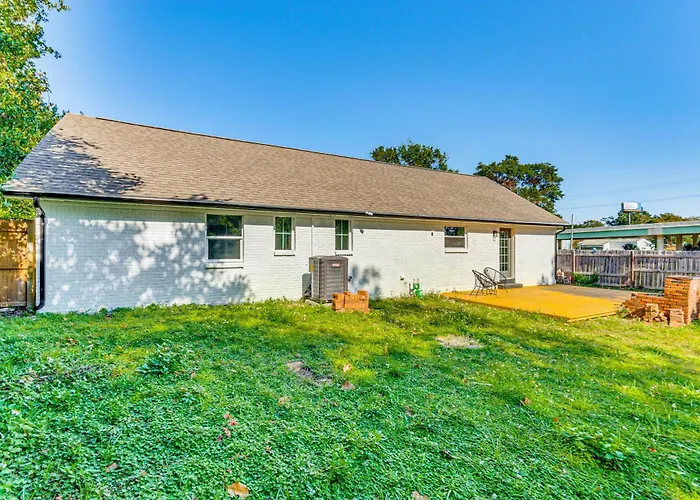 Holiday home < 1 Mi To Downtown Pensacola: Quiet W/ Yard *